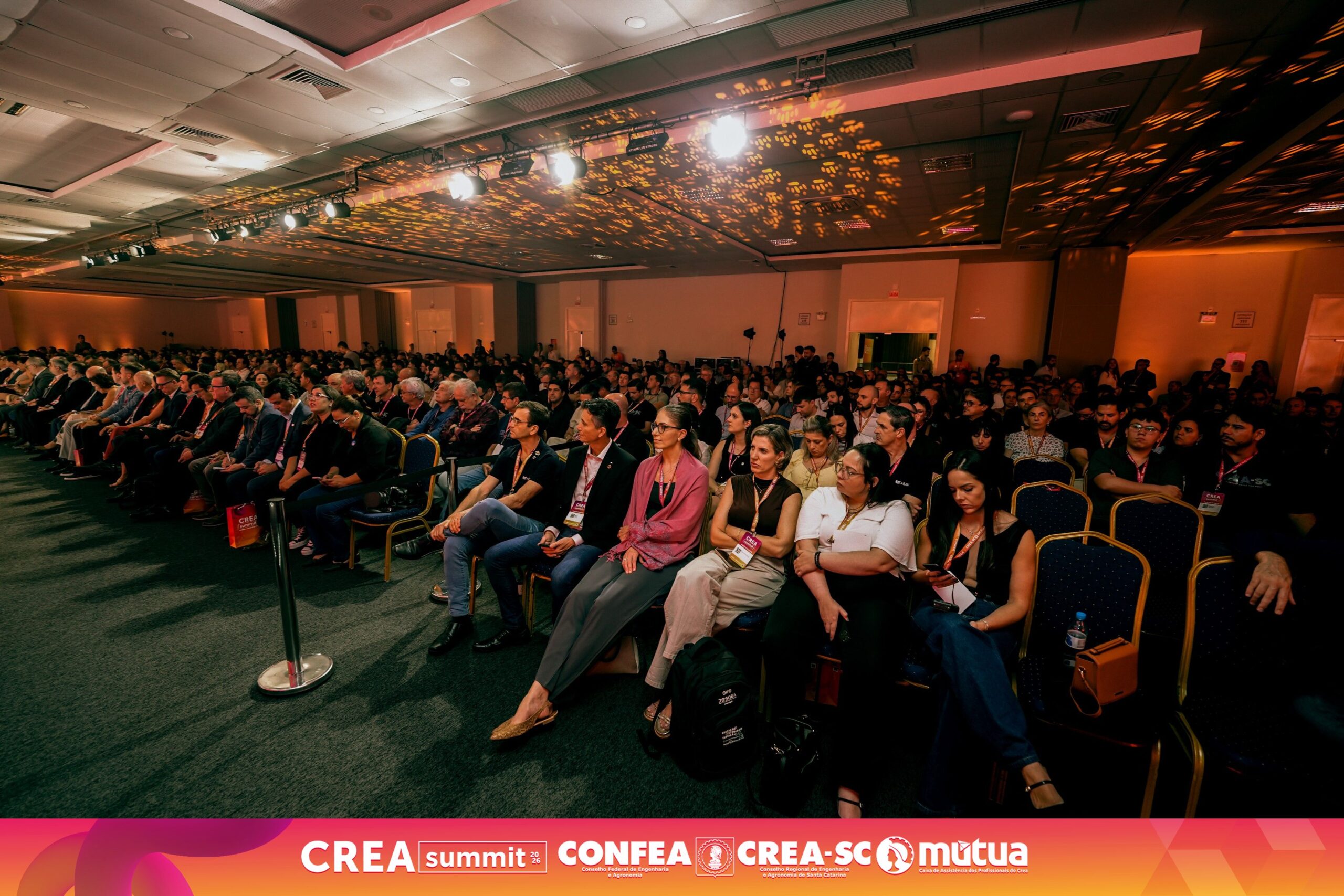 Abertura do CREA Summit 2026 com participação do público
