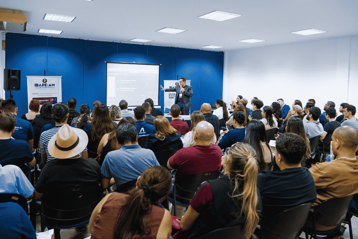 Palestra de IA no CREA Amazonas